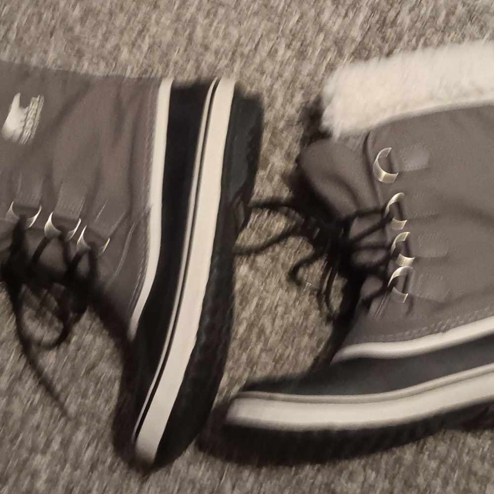 Sorel Black and Gray Lace Up Boots - Picture 9 of 13